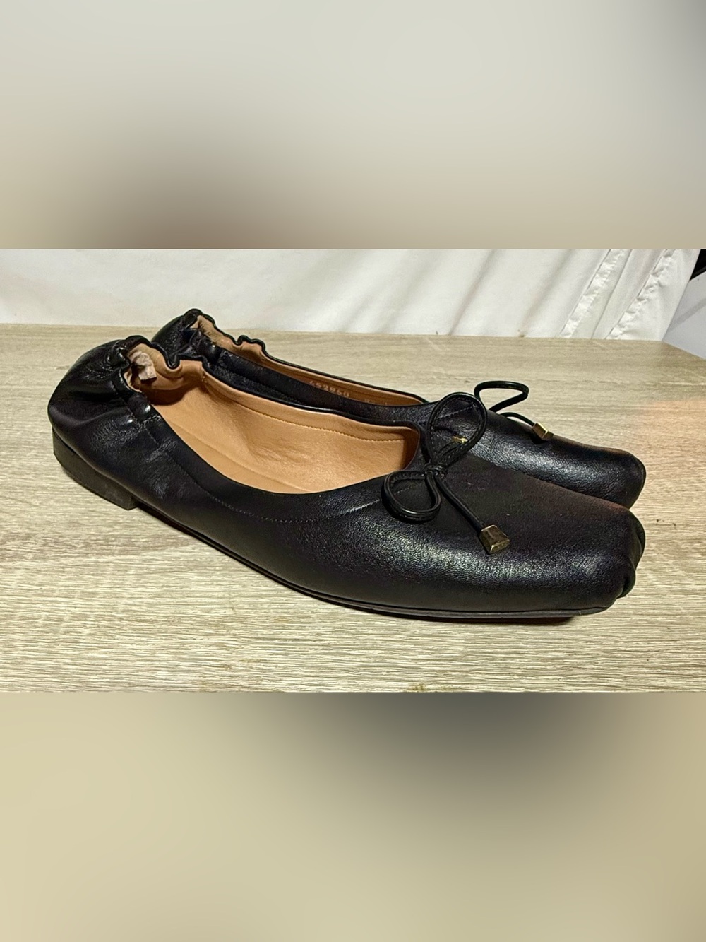 Aquatalia Women’s Qourtney Weatherproof Ballet Flat in Black Leather Sz 8.5